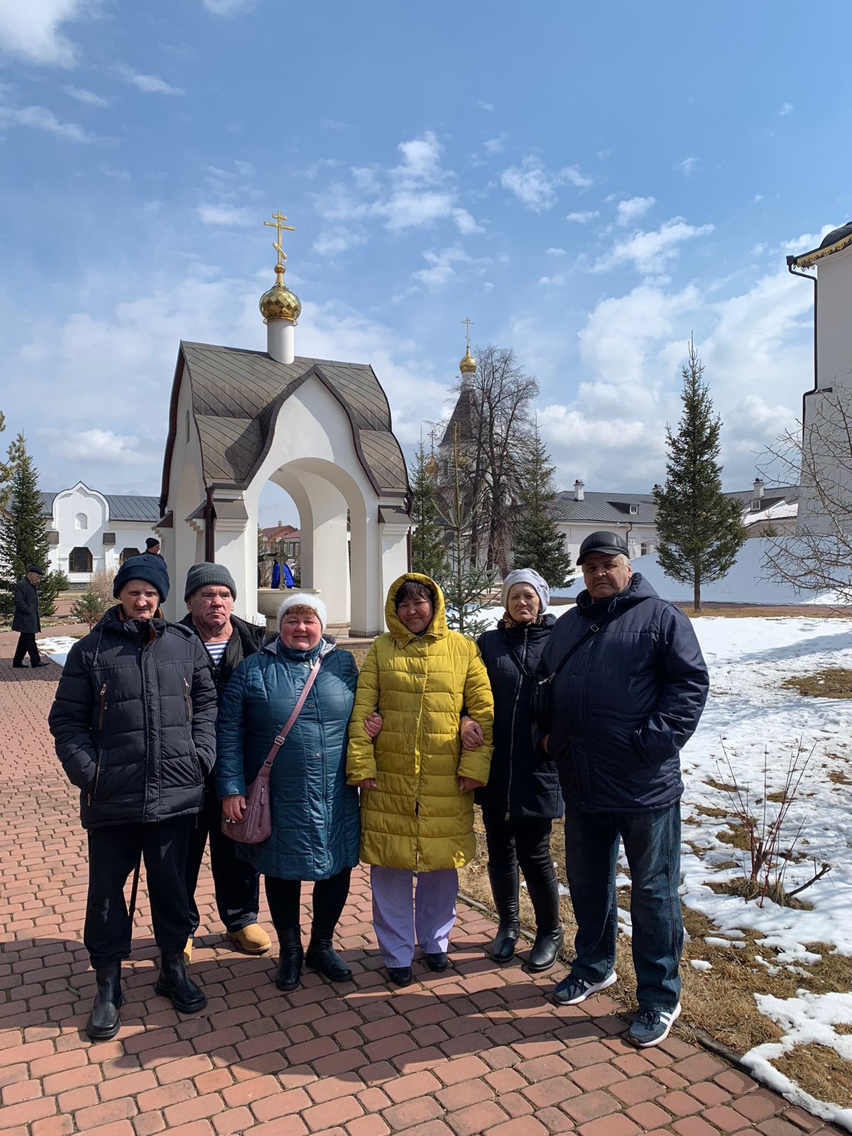 Краевое государственное бюджетное учреждение социального обслуживания «Дом-интернат  для граждан пожилого возраста и инвалидов «Родник» - Посещение мужского  Свято-Успенского монастыря