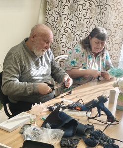 Брошь в форме цветка 2